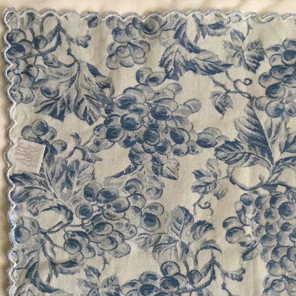 Blue and White Grapes Jacquard Napkin Towel Scalloped ABC Carpet & Home Vintage - Picture 8 of 15